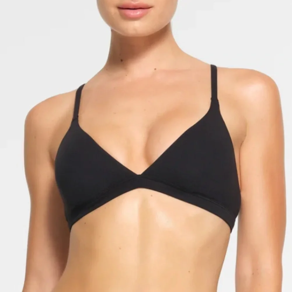 SKIMS Triangle Bralette - Picture 2 of 9